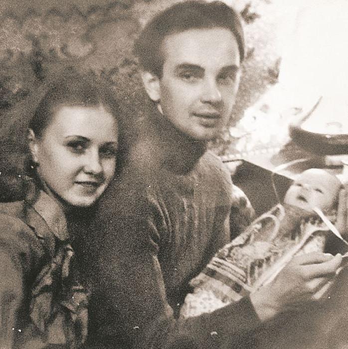 35 лет назад в семье музыкантов Инны и Сергея Катиных родилась дочка Лена. Фото