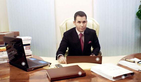 Адвокатскую деятельность Павел Астахов ведет с 1991 года