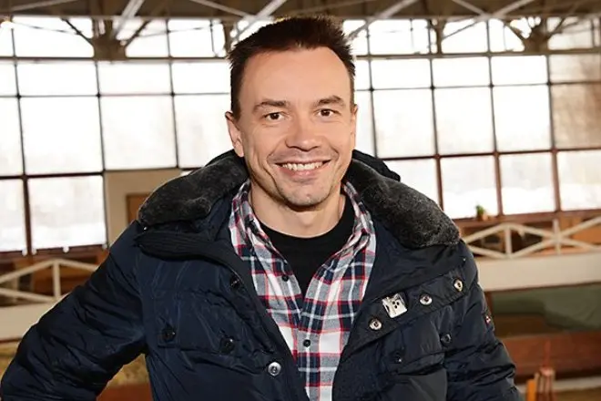 Актер Алексей Серов