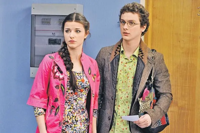 Анастасия Сиваева и Филипп Бледный в сериале «Папины дочки»