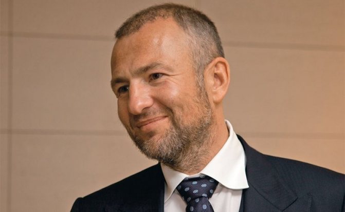 Андрей Мельниченко владеет яхтой Sailing Yacht А, которую сейчас испытывают около Китая