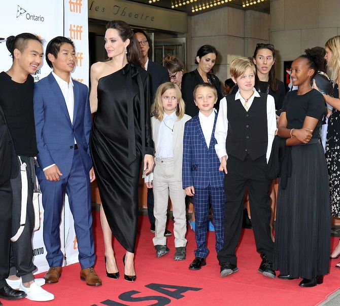 Анджелина Джоли с детьми