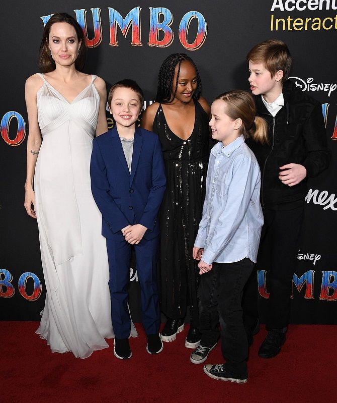 Анджелина Джоли с детьми