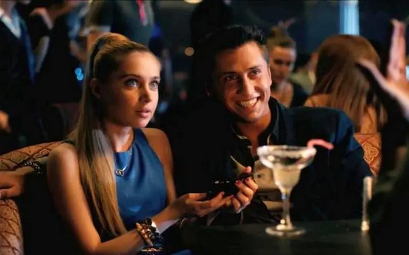 Анна Андрусенко и Павел Прилучный (кадр из сериала «Мажор»)