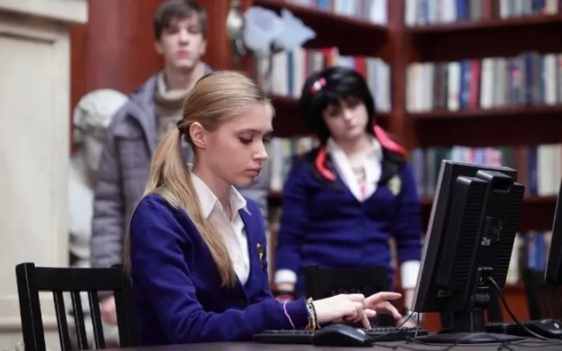 Анна Андрусенко (кадр из сериала «Закрытая школа»)