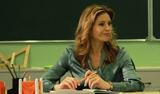 Анна Невская в сериале «Физика или химия»