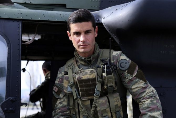 Берк чаще всего играет брутальных героев