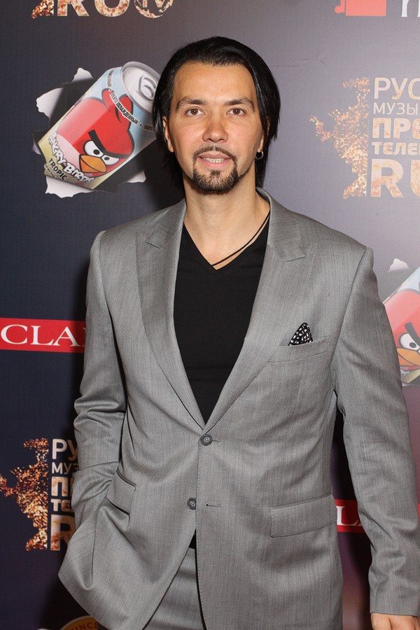 «Чай вдвоем» 27 лет спустя: почему Клявер и Костюшкин перестали работать вместе и что у них происходит в личной жизни