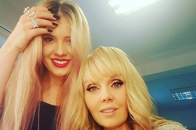 Что мы знаем про амбициозную Анну Шульгину — дочь певицы Валерии