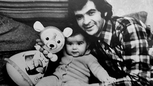 Денис Клявер в детстве с отцом Ильей Олейниковым