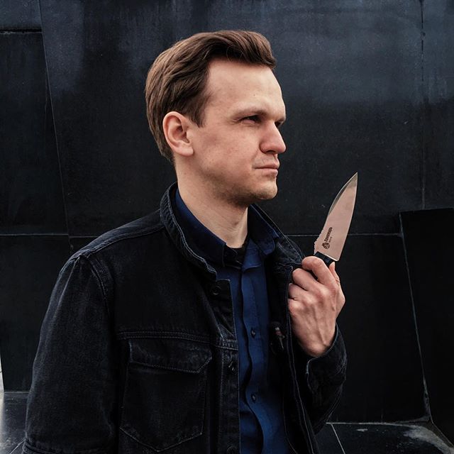 Дмитрий Ларин прическа