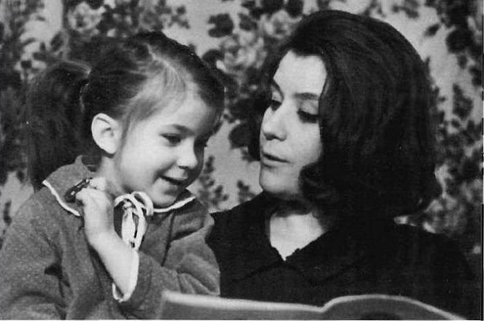 Елена Образцова с дочерью. / Фото: www.pomnipro.ru