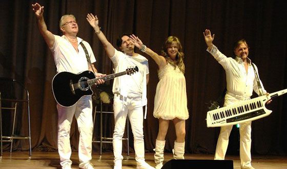 Елена Преснякова и «Самоцветы» сейчас