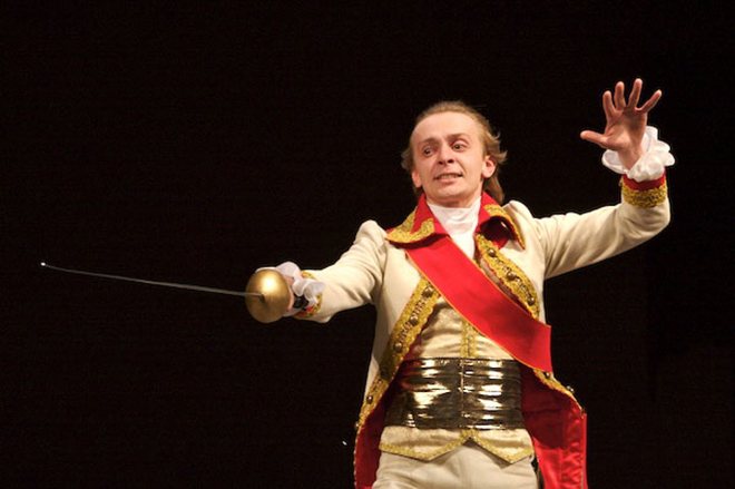 Евгений Кулаков в спектакле