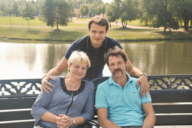 Евгений Пронин и его родители