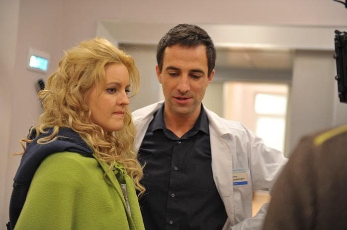 Илья Любимов и Яна Крайнова в сериале «Дневник доктора Зайцевой»