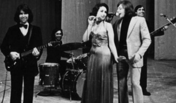 Ирина Аллегрова в составе ВИА «Факел» (1979)