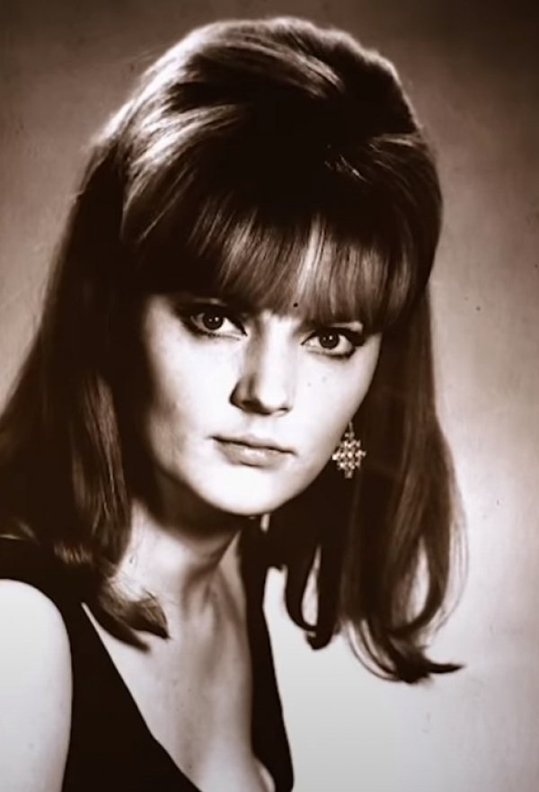 Марианна Вертинская в юности