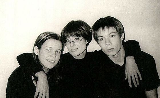 Молодой Стас Пьеха с мамой и сестрой