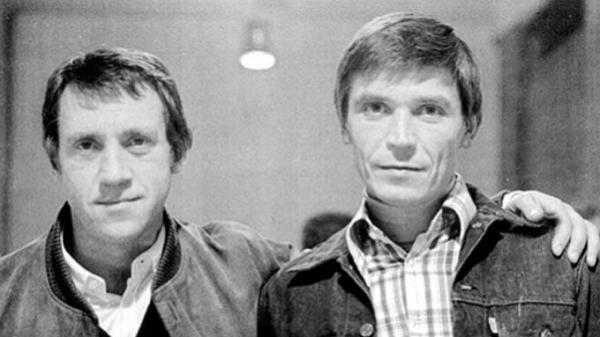 На фото: Иван Бортник и Владимир Высоцкий