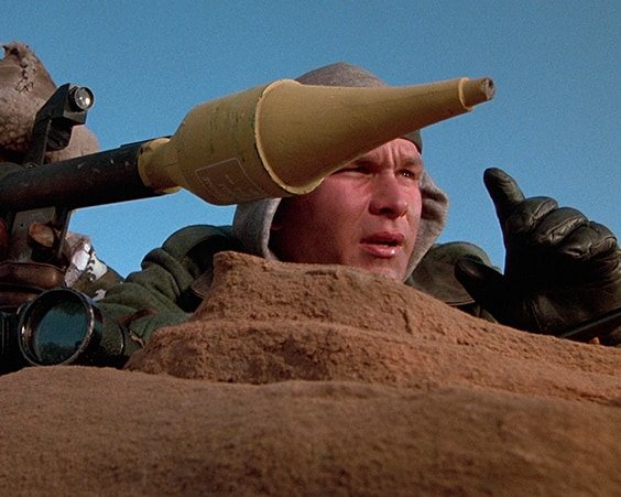 Патрик Суэйзи в фильме «Красный рассвет»