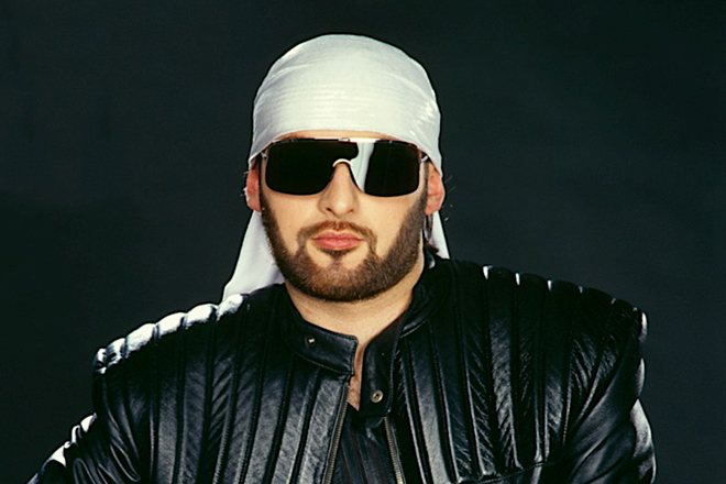 Певец Мистер Кредо