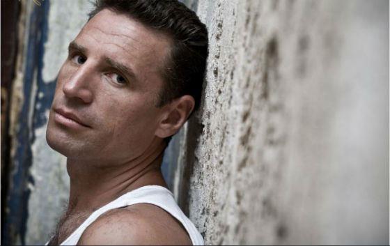 По гороскопу Виталий Абдулов Рыбы, а по восточному календарю - Собака