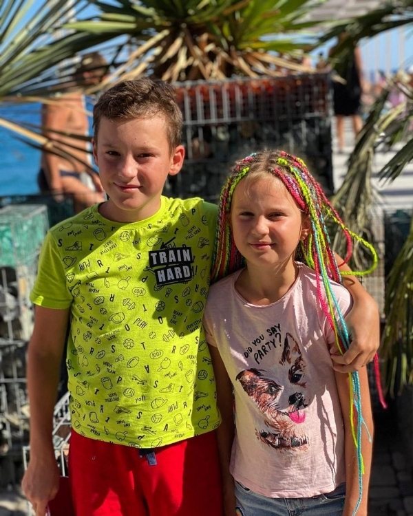 Подросшие дети Ирины Слуцкой