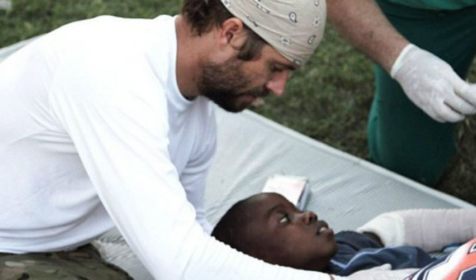 Пол Уокер лично помогал жертвам цунами