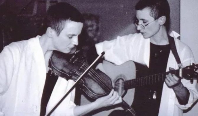 Поначалу дуэт назывался «Тупикс»