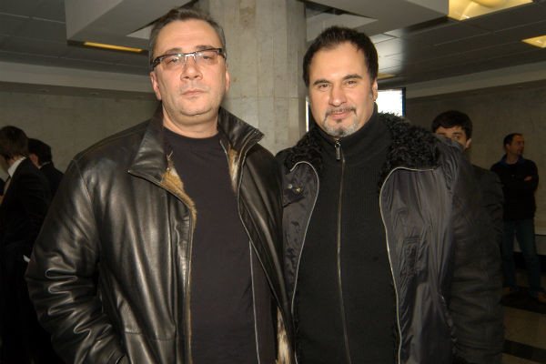 После ухода из «Диалога» Валерий Меладзе начал исполнять песни, написанные Константином