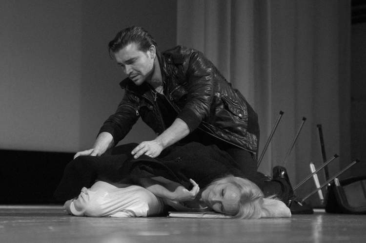 Рис. 4. Работа в театре