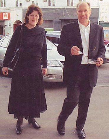 С женой Еленой