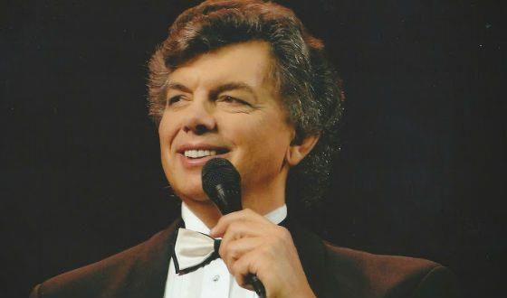 Сергей Захаров - его рост составляет 190 сантиметра