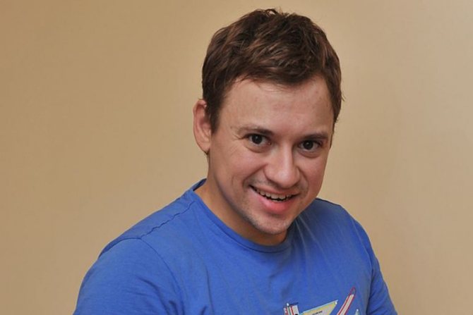 Снимается в кино