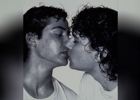 Спектакль «Мальчик-волк» подвергался критике из-за «гомосексуальных мотивов»