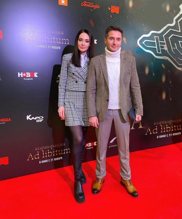 Стебунов с женой в 2021 году