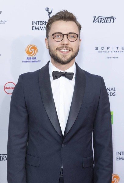 Толга Сарыташ