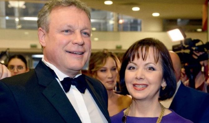 В 2009 году Жигунов вернулся к жене