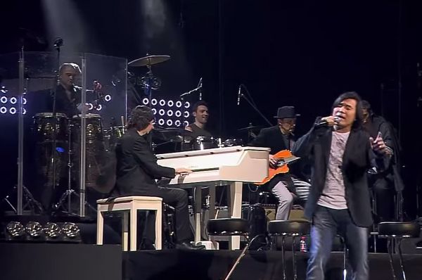 В период с 1987 по 1998 год группа выпустила 8 альбомов. Через 11 лет основания коллектива фрон решил вернуться к своим корням, к родному мелосу, к казахским песням и покинул группу.