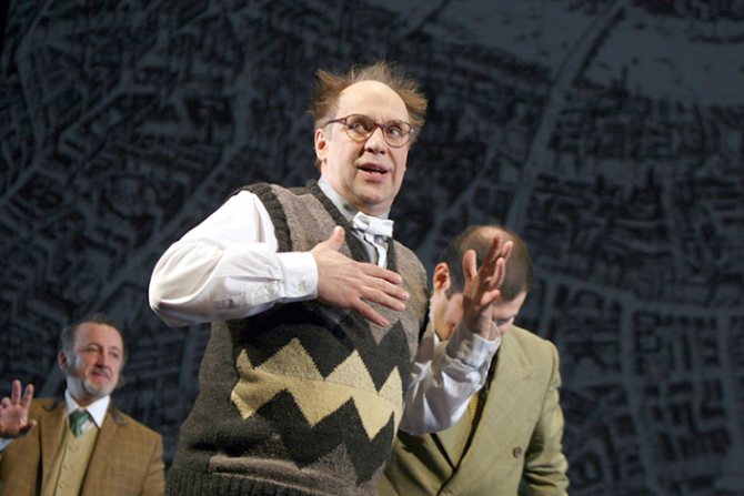 В спектакле «Пиквикский клуб»