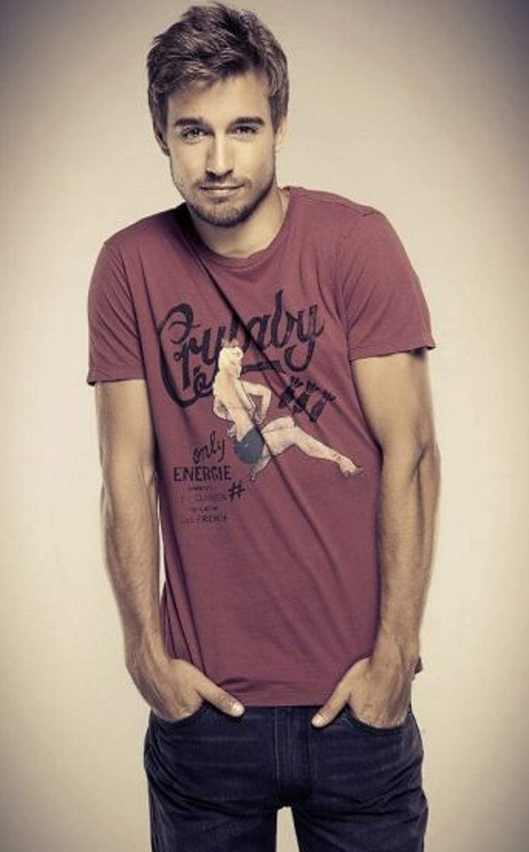 Ведущий Орла и Решки